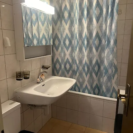 Avec Grande Terrasse Les Bains Daire *